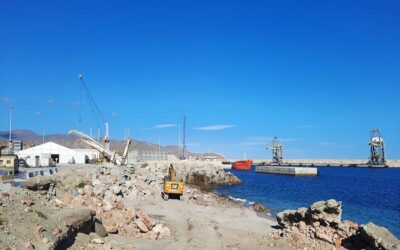 El Puerto de Carboneras inicia trabajos para acondicionar el vial de entrada