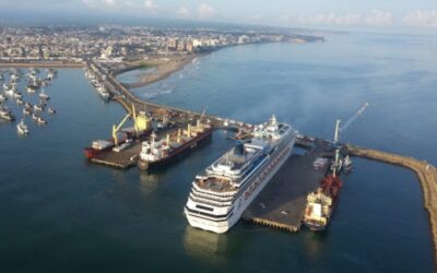 Más de 24 mil coches fueron descargados en el puerto de Manta