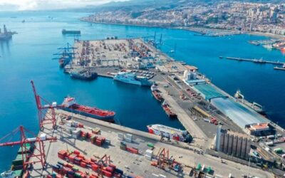 El Puerto de Las Palmas culmina su red anticontaminación con una nueva barrera oceánica de 600 metros