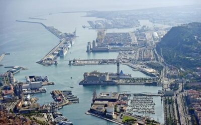 Controlado el incendio que afectó a 20 semirremolques en el puerto de Barcelona