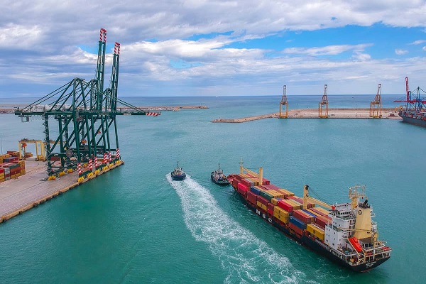 Valenciaport refuerza su estrategia ambiental con nuevos compromisos para acelerar la descarbonización