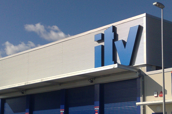 Santa Cruz de Tenerife vincula por primera vez la ITV en vigor a las autorizaciones para entrar en su Zona de Bajas Emisiones