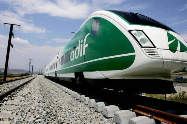 Adif adjudica por 47,13 millones una nueva instalación para estacionar trenes de alta velocidad junto a Chamartín