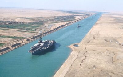 El regreso de los portacontenedores al canal de Suez frena la escalada de los fletes marítimos